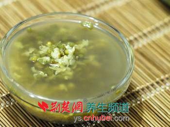 夏季养生 常喝绿豆汤可预防夏季皮肤病