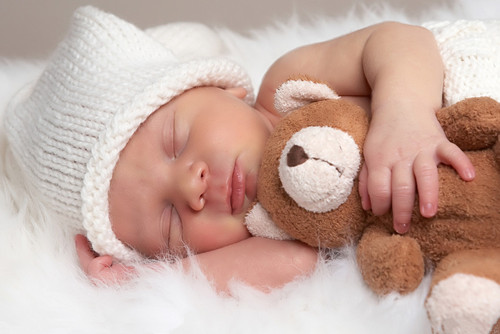新生儿打嗝的应对和预防方法