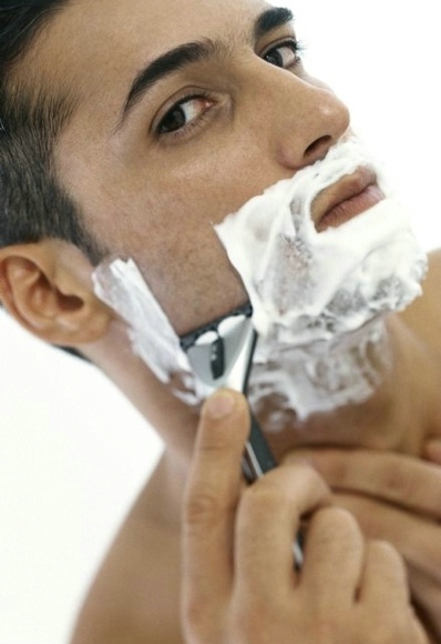 刮胡子的正确方法 男人你真的做对了吗