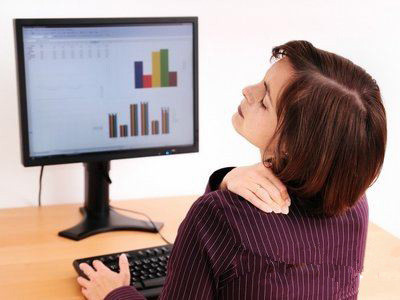 办公室一族常做颈部运动可防肩周炎