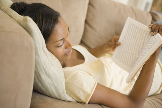 长时间躺床上看书可致神经衰弱