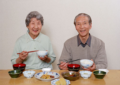 老年人营养膳食的八大养生原则