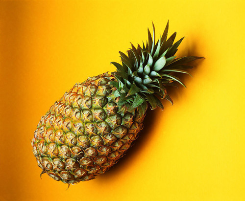 菠萝吃起来能防治肠胃疾病