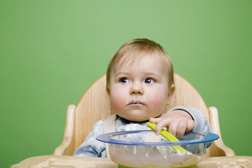 儿童心里学：怎样让孩子独自吃饭(3)
