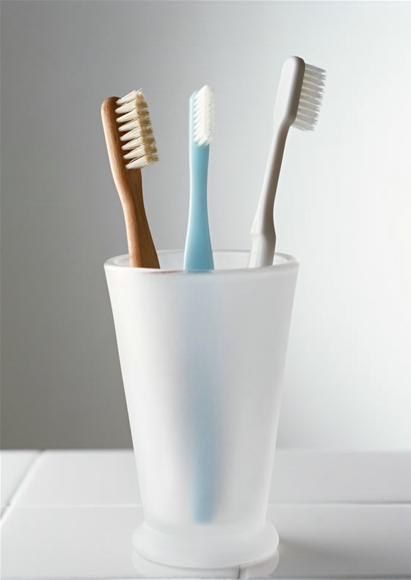 如何预防口腔癌 选择牙刷很重要