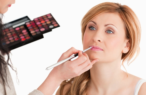 化妆品的使用禁忌 忌过量使用和药效化妆品