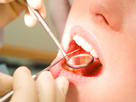 牙龈出血怎么办 口腔常见疾病有哪些