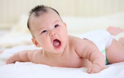 新生儿打嗝的原因 新生儿打嗝的预防方法