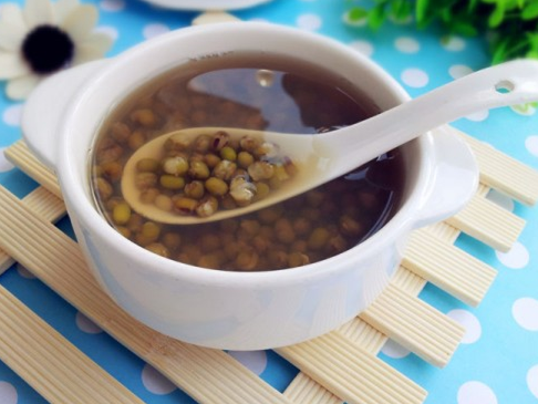 夏季防暑降温喝绿豆汤 绿豆汤的做法