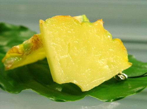 菠萝要用盐水泡的原因 用盐水泡菠萝的好处