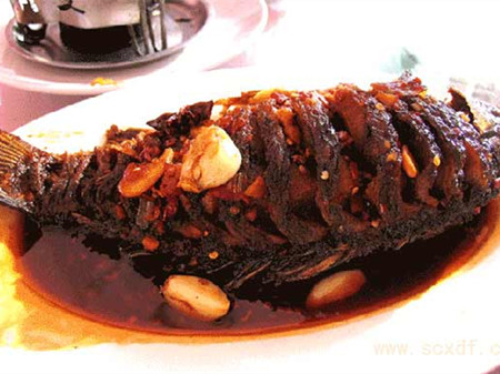 传统川菜 干烧岩鲤的烹制方法