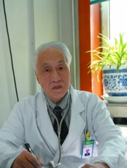 83岁教授砒霜治白血病 白血病有什么症状