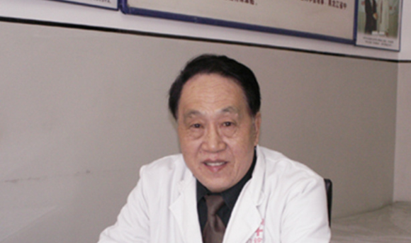 83岁教授砒霜治白血病 白血病有什么症状