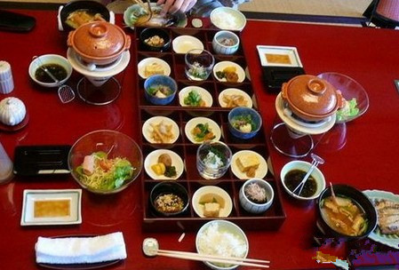 日本餐桌礼仪 日本餐桌礼仪是怎样的(2)