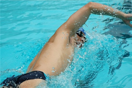 游泳有几种泳姿 常见的游泳姿势