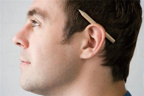 耳鸣的原因及治疗 耳鸣通常暗示耳蜗受伤