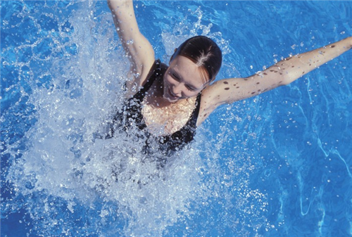 女性游泳有什么好处 女性游泳要注意什么(3)