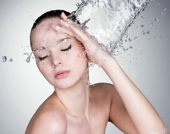 淘米水洗脸有什么功效 淘米水的药用价值有哪些