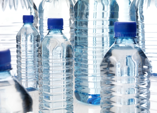 瓶装水和桶装水有什么区别 如何安全饮用自来水