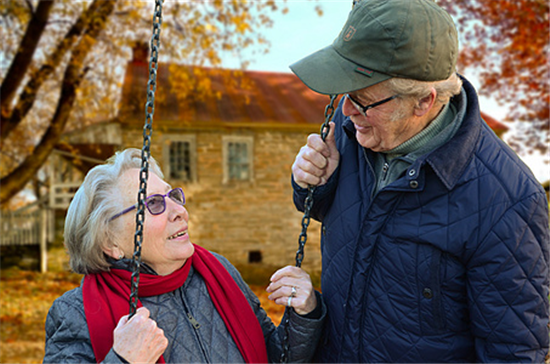 秋季养生老人保健要点 按摩帮助老人延年益寿 