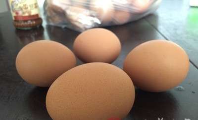 红枣60g、鸡蛋1个
