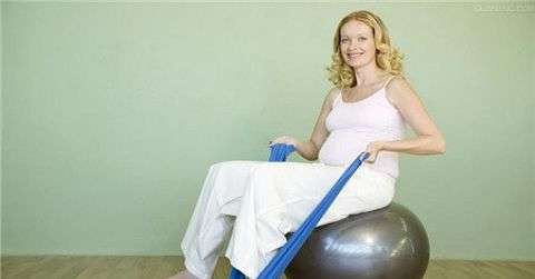 孕晚期坐瑜伽球的好处