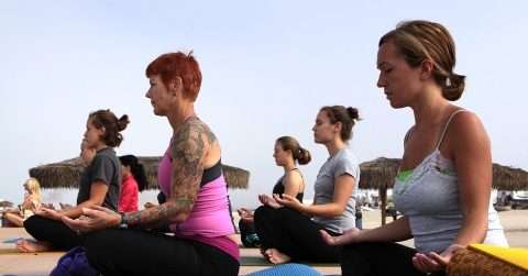四十多岁想练瑜伽怎么练