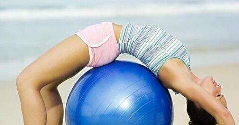 瑜伽球减肥动作