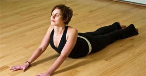 瑜伽侧腹部减肥动作