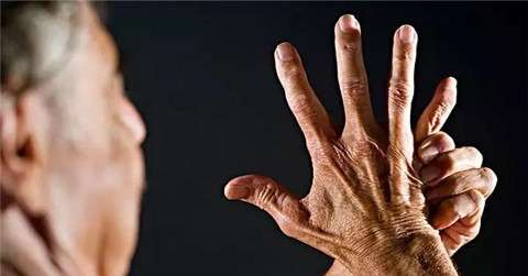 老人手指节痛怎么治疗