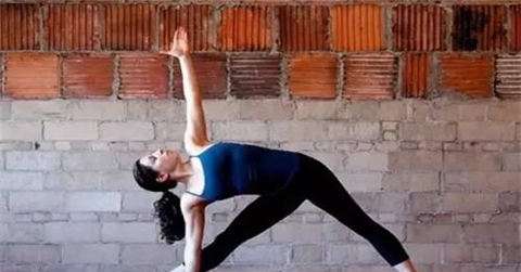 瑜伽什么动作可以拉伸脊柱