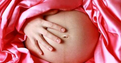 胎位正常胎儿在哪里动