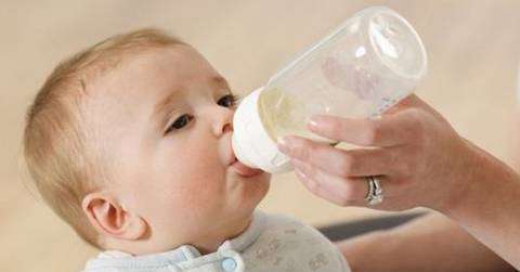 婴儿多大不用吃奶粉