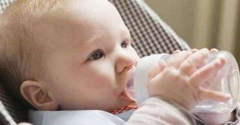 婴儿更换奶粉的方法