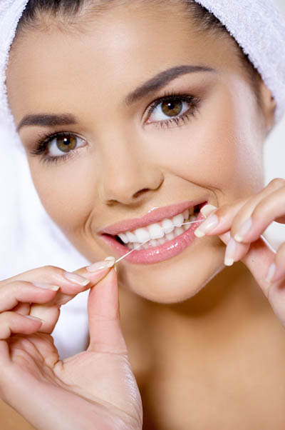 常用牙签剔牙会剔大牙缝损伤牙龈