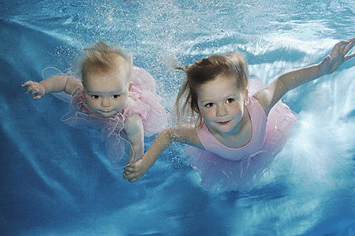 宝宝游泳的好处   能提高宝宝肺活量(2)