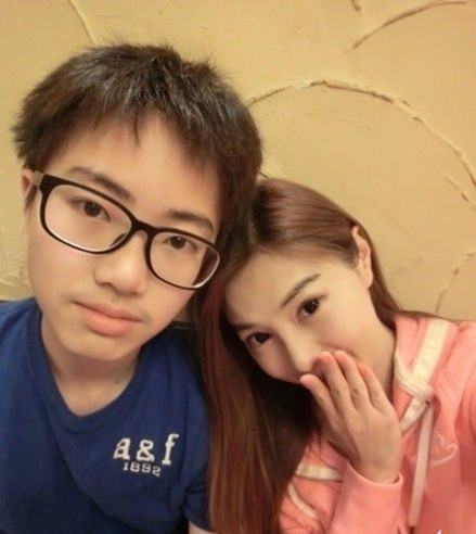 台湾41岁女星吴玟萱逆生长 与儿子合影似姐弟