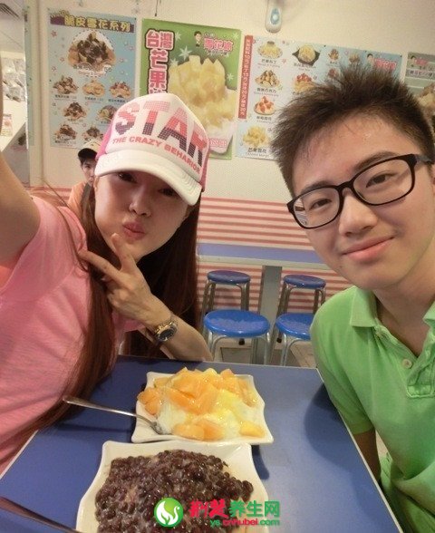 台湾41岁女星吴玟萱逆生长 与儿子合影似姐弟(4)