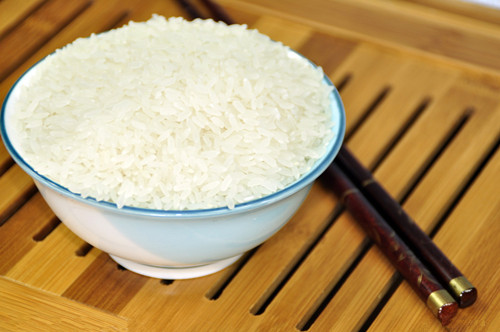 如何正确淘洗大米呢