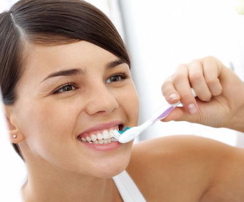 坐月子能不能刷牙 坐月子怎么刷牙