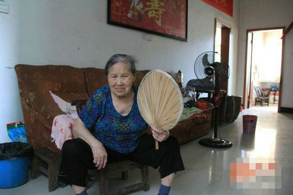 湖南第一寿星已122岁 吃什么有助于长寿呢