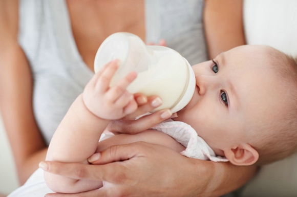 新生儿怎么冲奶粉 泡奶粉用什么水最好