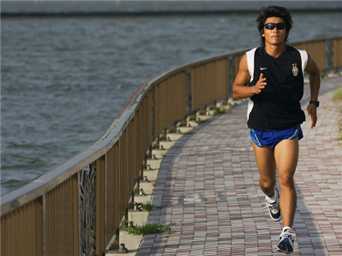 女性想减肥 可练习慢跑(2)