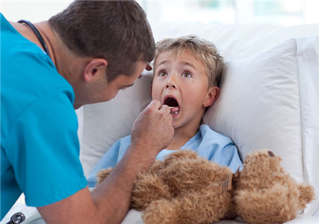 喉炎的最佳治疗方法 咳嗽声音不同往往是喉炎