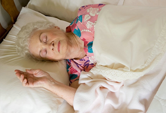 睡觉枕头高好还是低好 如何预防颈椎病