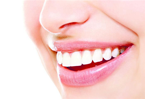 小牙病看出大问题 六种牙病导致牙齿变色