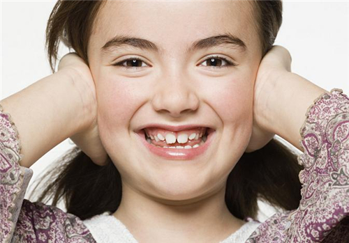 耳鸣的症状 预防耳鸣多补充维生素