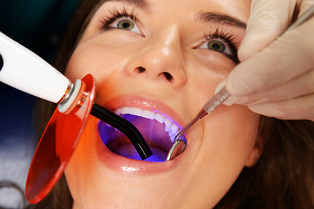 牙周病的治疗方法 治疗牙周病的方法有这些