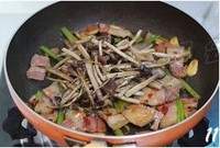 茶树菇炒咸肉的做法图解11