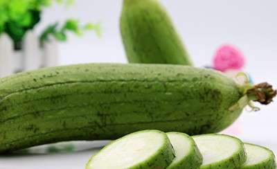 瓜类蔬菜的外皮可能会有细菌和农药残留